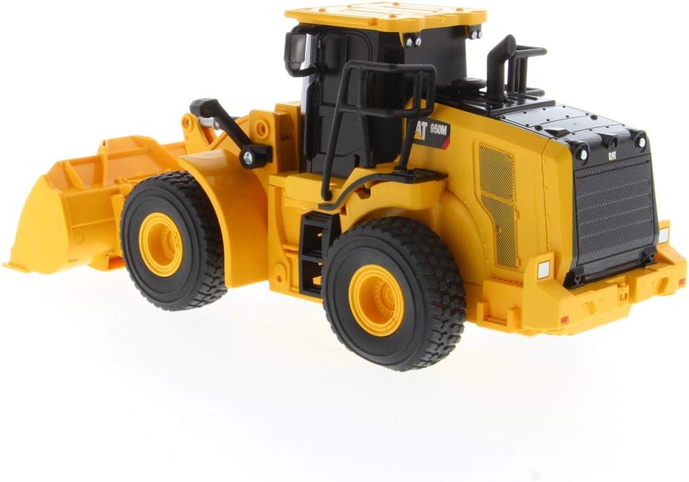 Diecast Masters 23003 - Remote Controlled Caterpillar RC Wheel Loader 950M, Detailed, Realistic Cat Construction Vehicle in 1:35, Approx. 25 x 9 x 10.5 cm, Approx. 25 m Range, Suitable for Ages 8 and Above