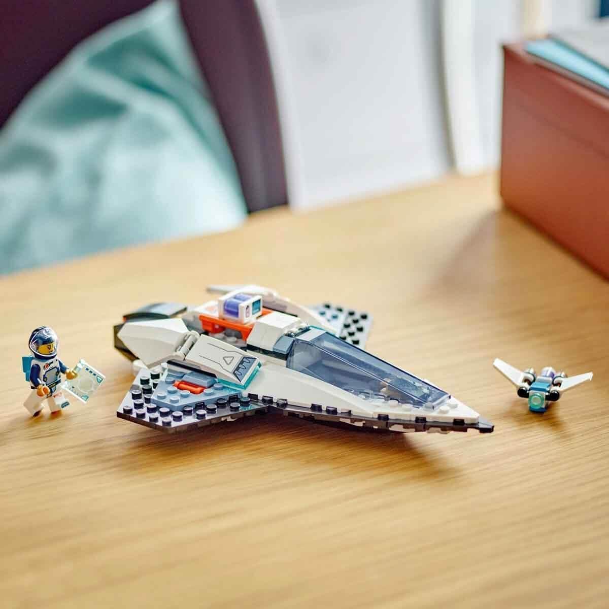 LEGO City Spaceship, Space Toy with Space Shuttle for Children to Building, Boys and Girls from 6 Years, Set with Astronaut Figure 60430