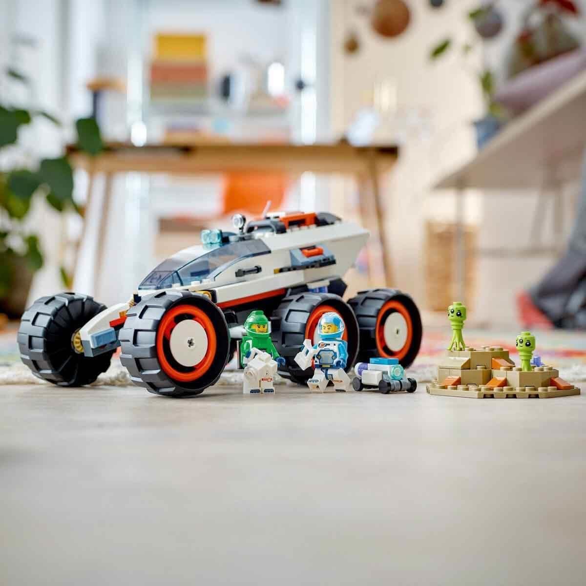 LEGO City Space Rover with Aliens, Car Set with Robot and Alien Toy Figures, Birthday Gift for Boys and Girls from 6 Years, with 2 Mini Figures and a Planet Backdrop 60431