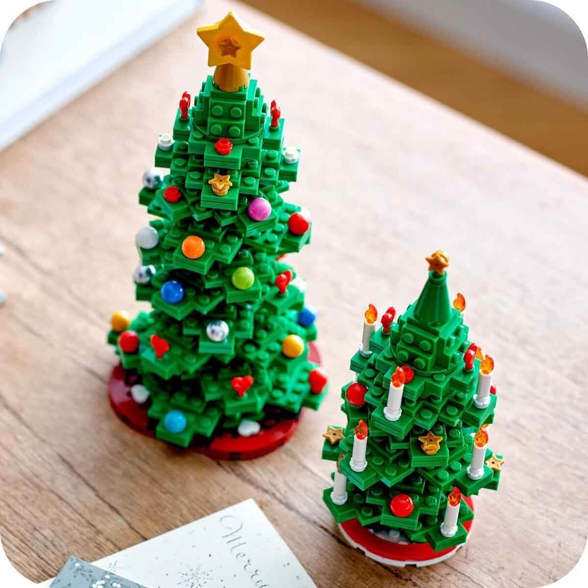 LEGO Christmas Tree, Building and Play Set for Children, Christmas Decoration for Collecting, Creative Toy, Christmas Set for Children and Families, Joint Activity, Holiday Gift Idea, 40573