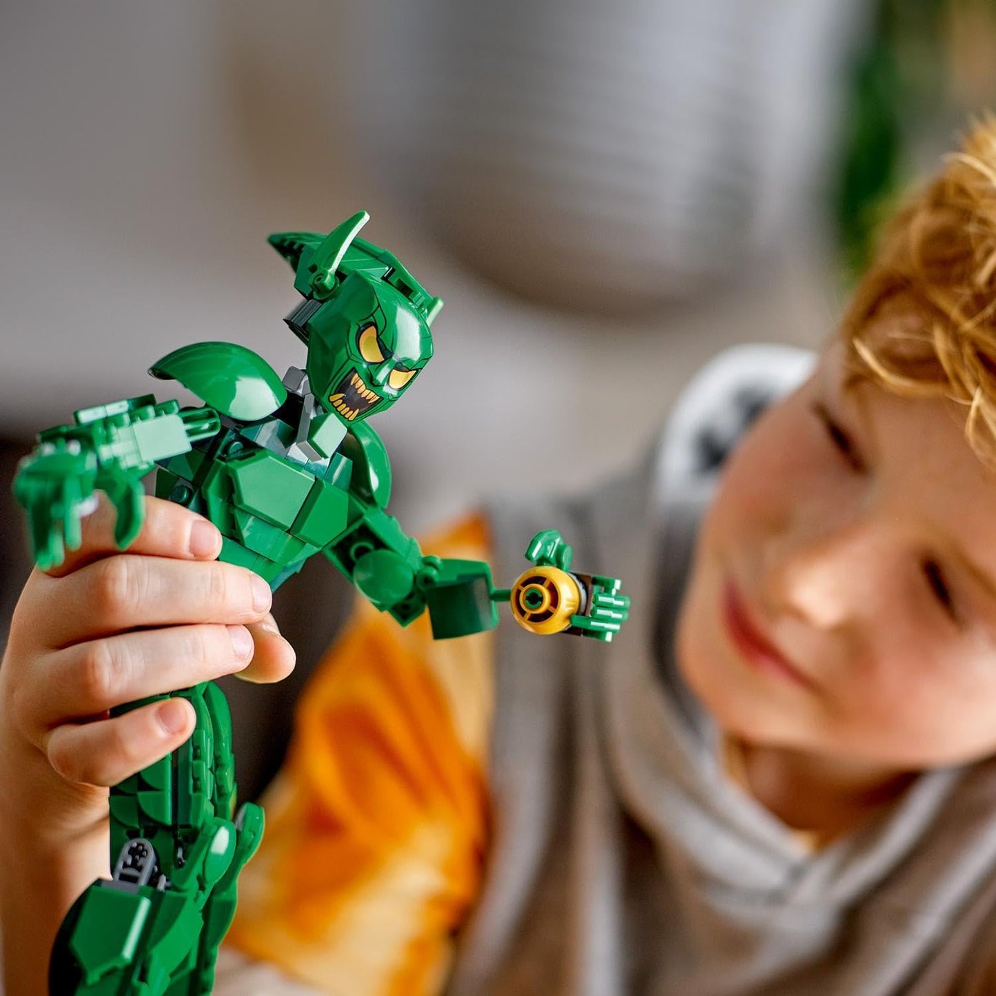 LEGO Marvel Green Goblin Construction Figure, Movable Super Villain Construction Toy for Children from 8 Years, Boys & Girls, Spider-Man Universe Set with Glider & Pumpkin Bombs, Superhero Gift Idea