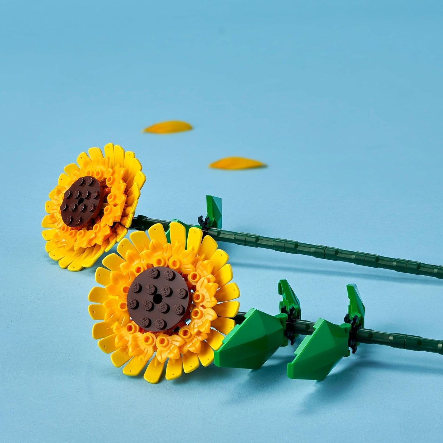 LEGO Sonnenblumen, Set mit Kunstblumen für Kinder ab 8 Jahren, ideal als Kinderzimmer-Deko oder Blumenstrauß, Geschenk für jugendliche Mädchen und Jungen, Botanical Collection 40524