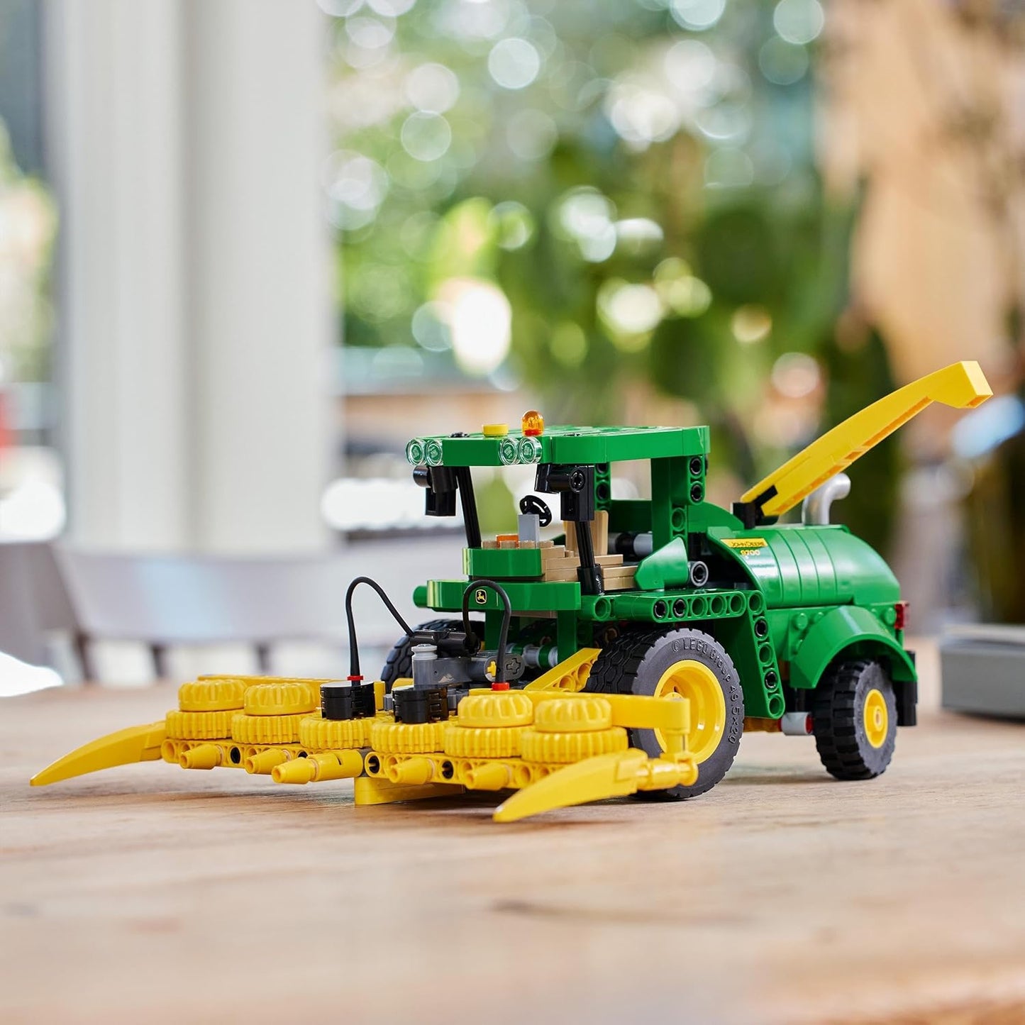 LEGO Technic John Deere 9700 Forage Harvester, Tractor Toy for Kids, Farm Set, Vehicle Model with Realistic Functions, Gift for Boys and Girls from 9 Years 42168