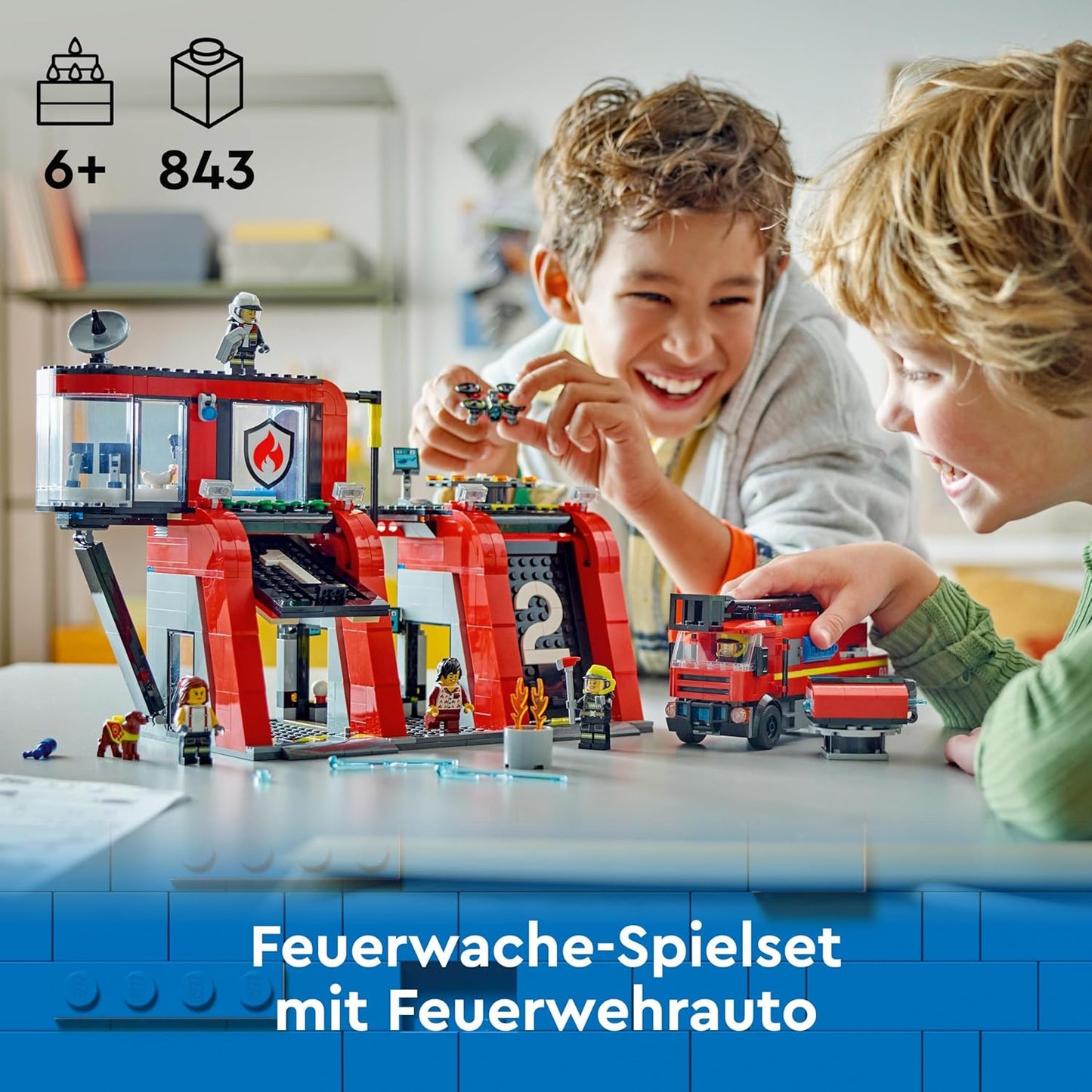 LEGO City Feuerwehrstation mit Drehleiterfahrzeug, Feuerwehr-Spielzeug mit Feuerwache und Feuerwehrauto, Geburtstagsgeschenk für Kinder ab 6 Jahren, Set mit Hund und 5 Minifiguren 60414