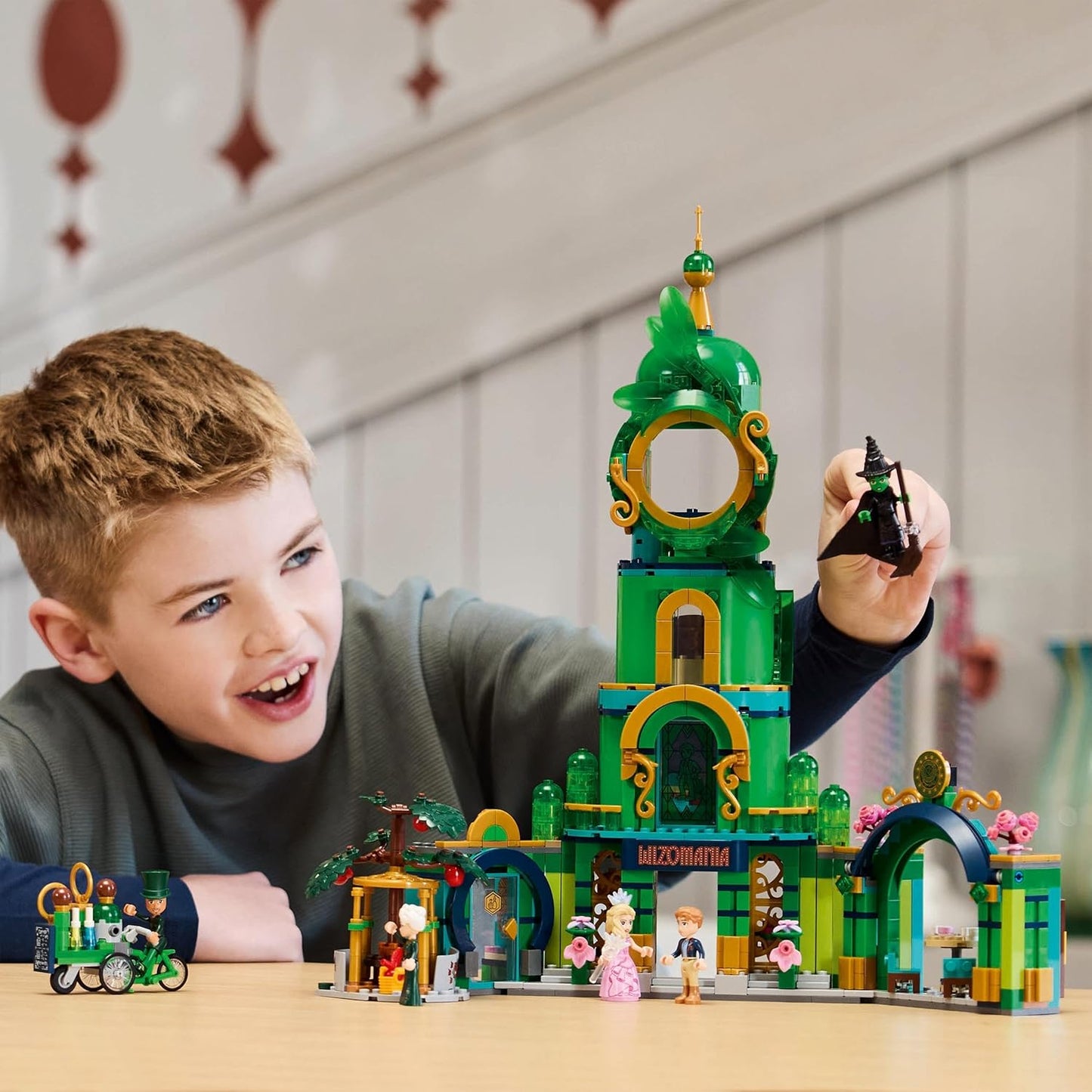 LEGO Wicked Welcome to Emerald City Toy with Tower, Glinda and Elphaba Mini Dolls, Gift for Fans of the Film and Girls and Boys from 9 Years Who Love Dollhouses 75684