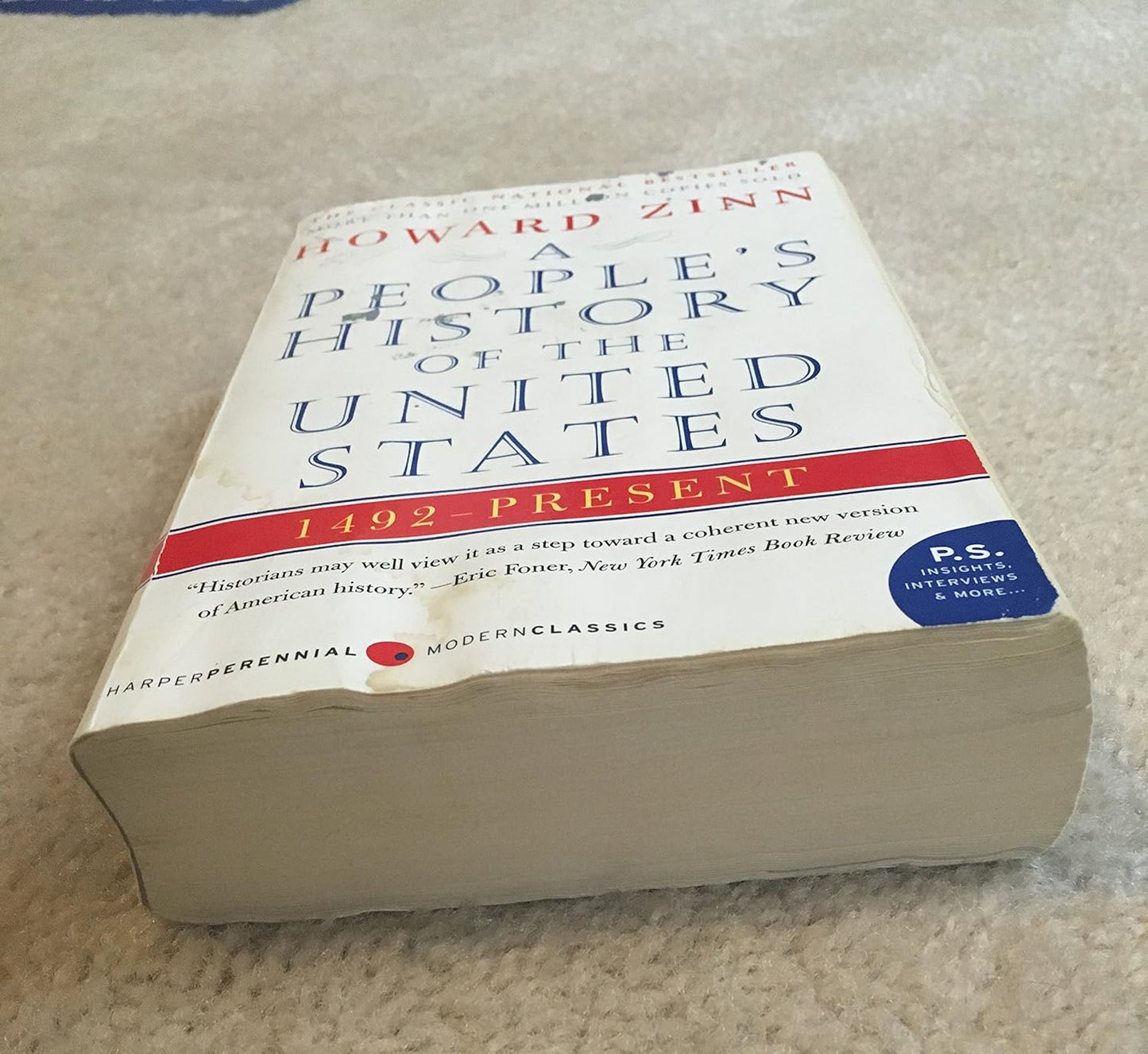 A People's History of the United States: 1492 to Present (Modern Classics)